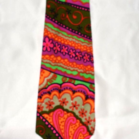 Vintage Wild Thing Makes Your Heart Sing Everythings Groovy Multi Color Tie - Picture 2 of 2